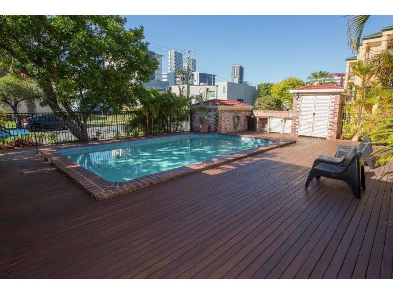 3/14 Spendelove Avenue, Southport QLD 4215