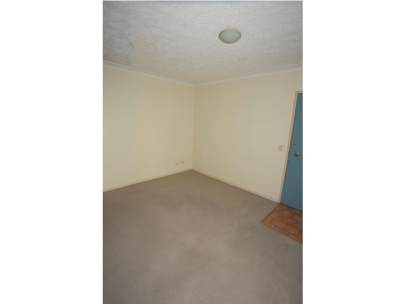 3/14 Spendelove Avenue, Southport QLD 4215