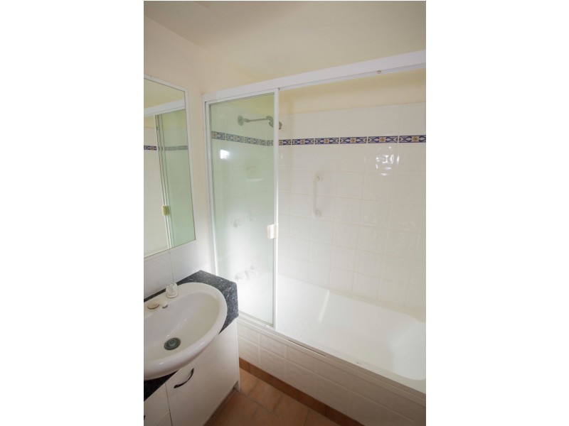 3/14 Spendelove Avenue, Southport QLD 4215