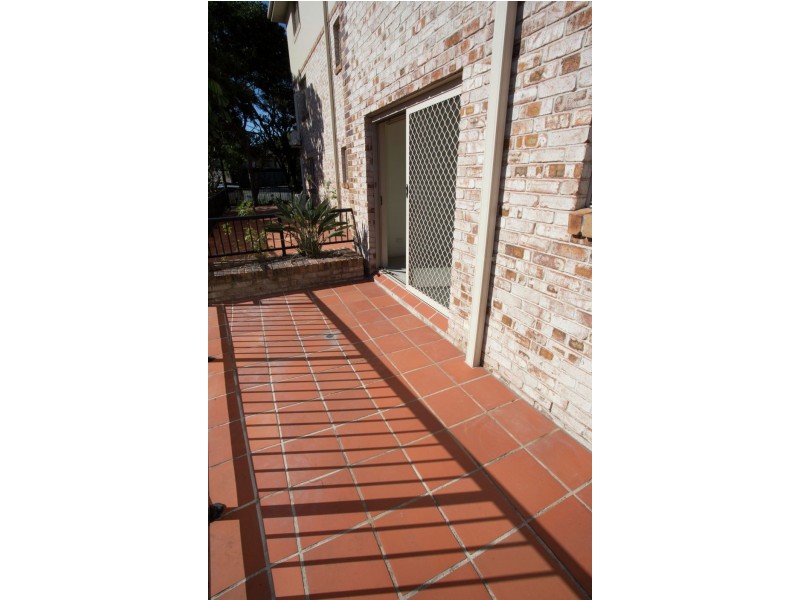 3/14 Spendelove Avenue, Southport QLD 4215