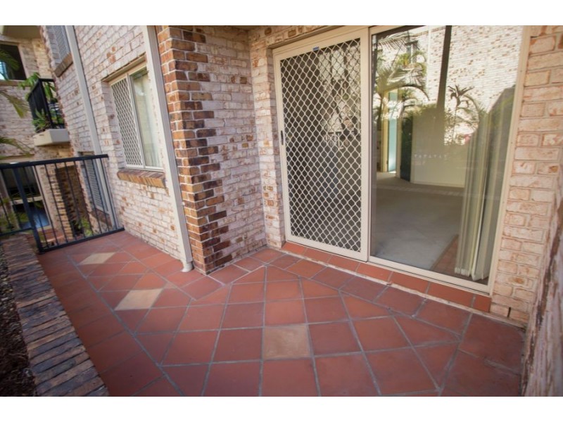 3/14 Spendelove Avenue, Southport QLD 4215