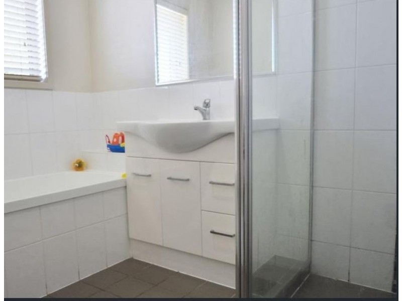20 Pepper Tree Drive, Holmview QLD 4207