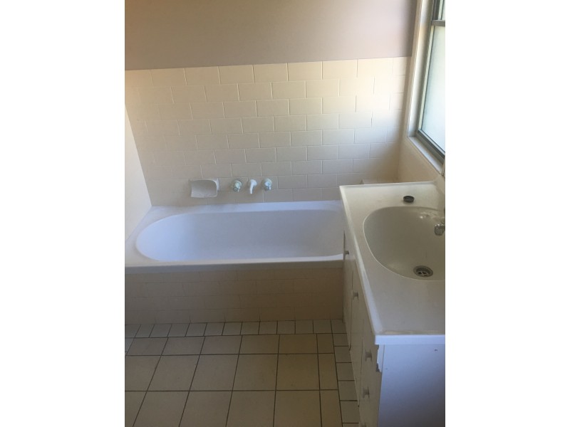 16/18 Batchworth Rd, Molendinar QLD 4214