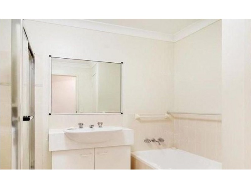 7/128 Benowa Road, Southport QLD 4215