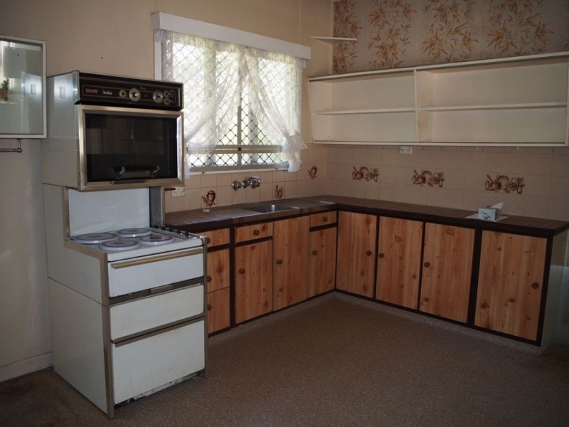 4 Schilling Avenue, Southport QLD 4215