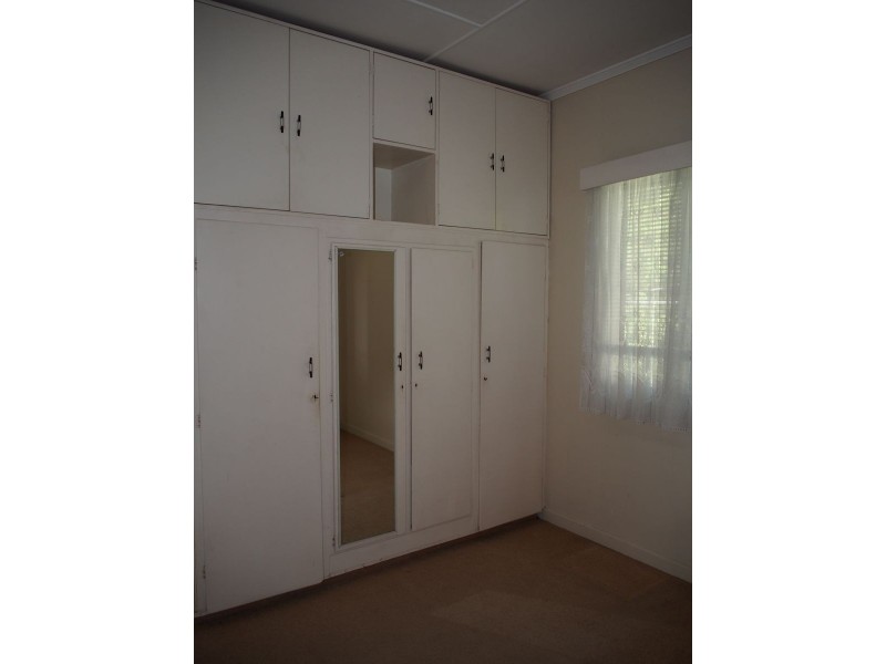 4 Schilling Avenue, Southport QLD 4215