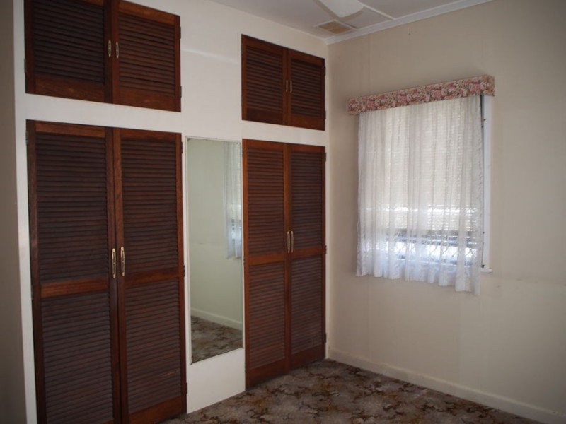 4 Schilling Avenue, Southport QLD 4215