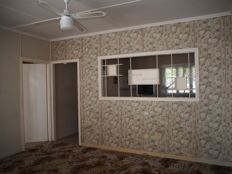 4 Schilling Avenue, Southport QLD 4215