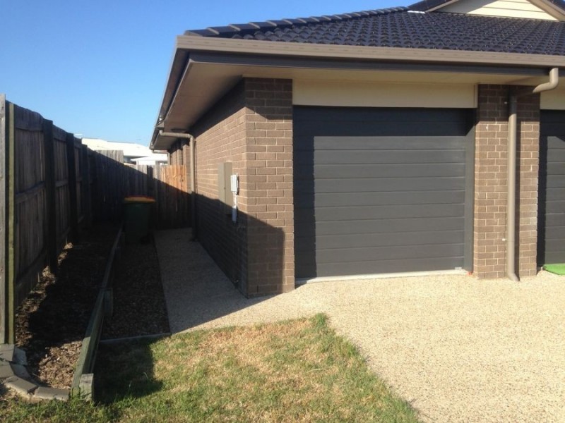 2/69 Sarah Drive, Yamanto QLD 4305