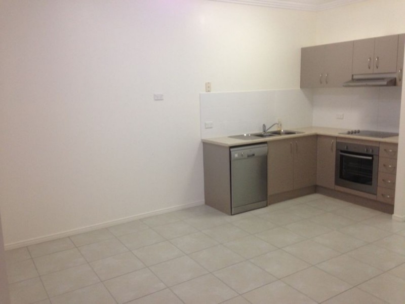 2/69 Sarah Drive, Yamanto QLD 4305