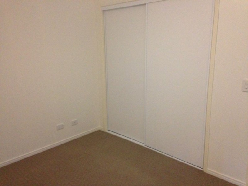 2/69 Sarah Drive, Yamanto QLD 4305