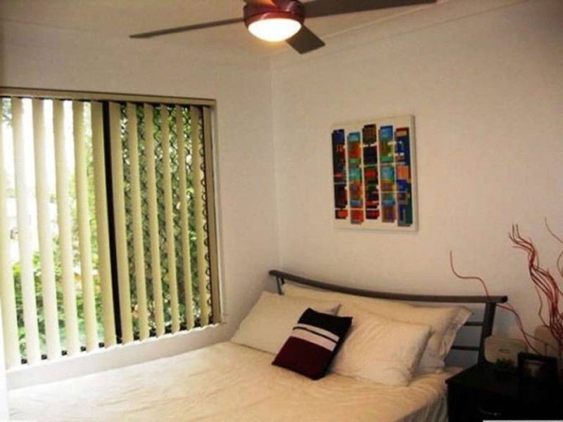 4/20 Sigatoka Place, Clear Island Waters QLD 4226