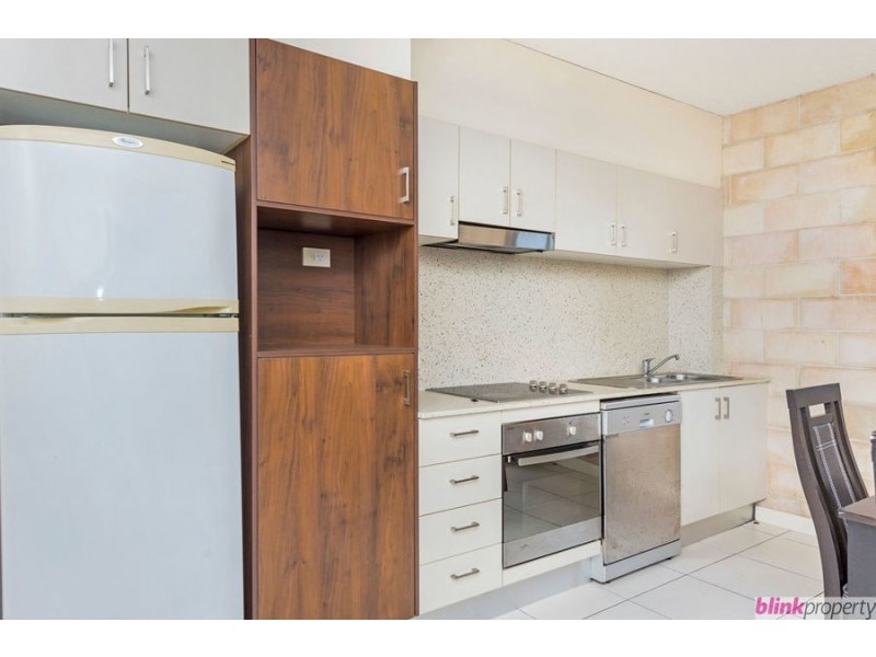 1/148 High Street, Southport QLD 4215