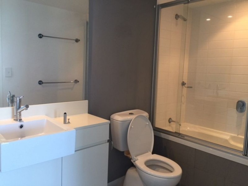 32902/9 Lawson Street, Southport QLD 4215