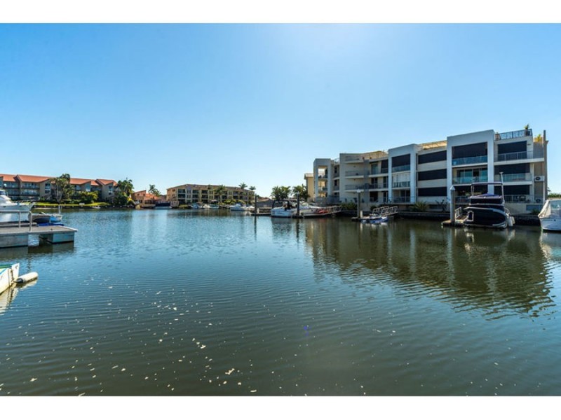 20/75 Bayview Street, Runaway Bay QLD 4216