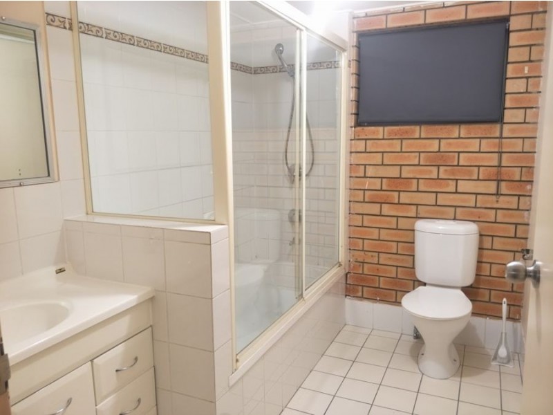 2/183 Jacaranda Avenue, Kingston QLD 4114