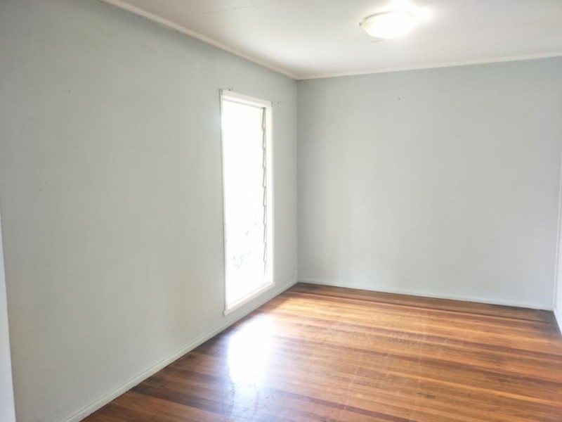 37 Queens Road, Kingston QLD 4114