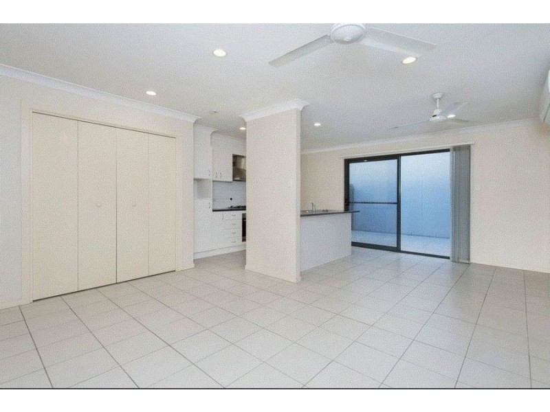 2/16 Seashell Ave, Coomera QLD 4209