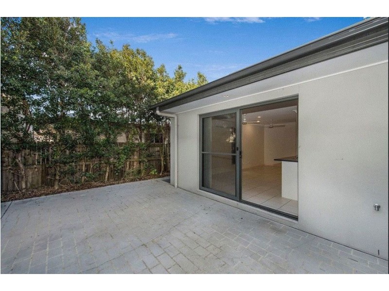 2/16 Seashell Ave, Coomera QLD 4209