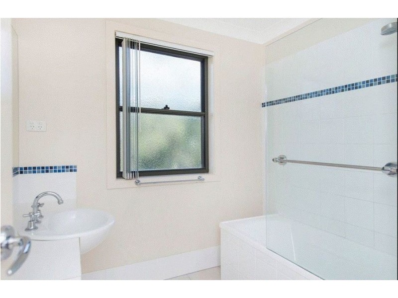 2/16 Seashell Ave, Coomera QLD 4209