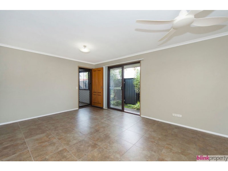 1/320 Government Road, Labrador QLD 4215