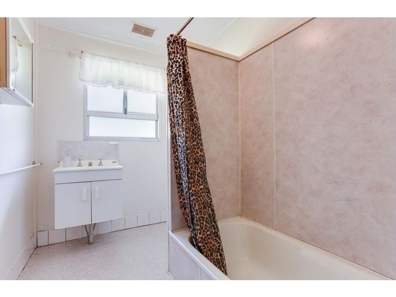2 Arkins Crescent, Goodna QLD 4300