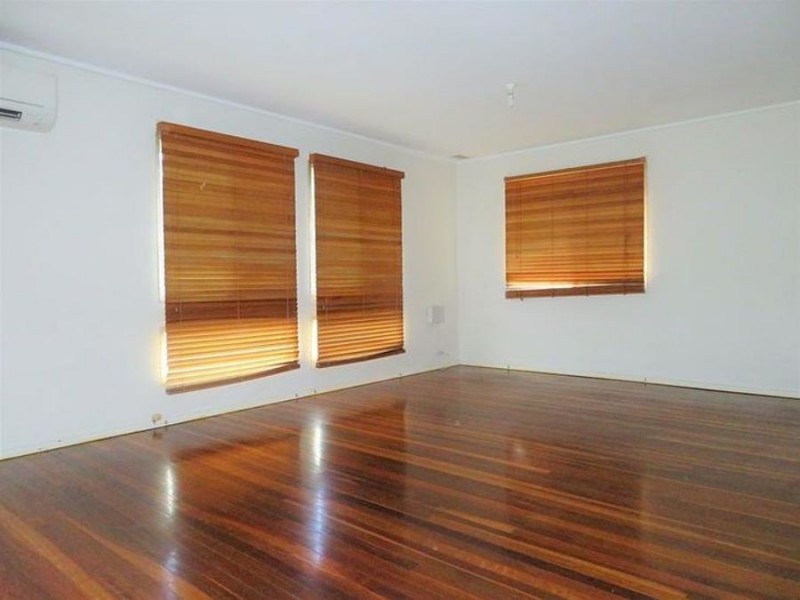 2 Arkins Crescent, Goodna QLD 4300