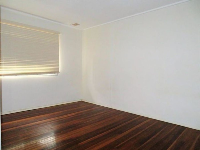 2 Arkins Crescent, Goodna QLD 4300