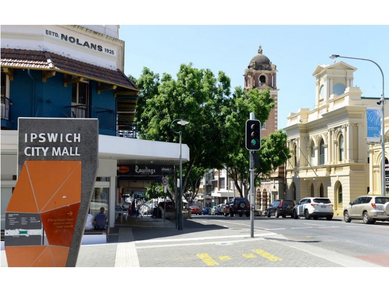 18 Ronayne Circle, One Mile QLD 4305