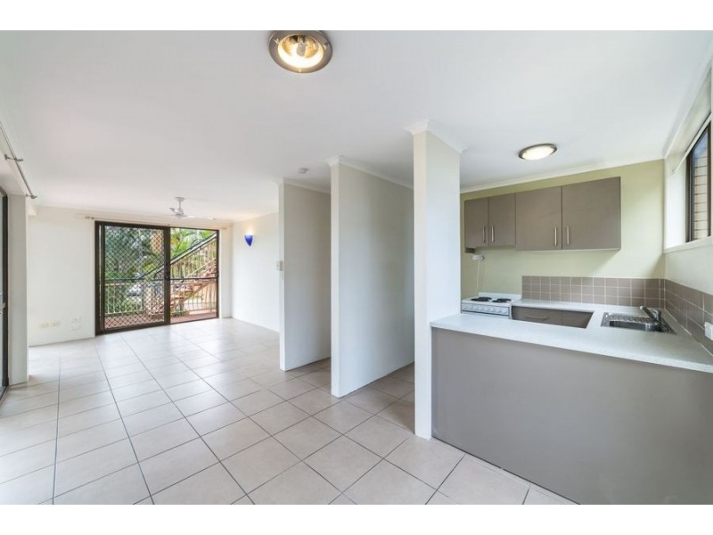 1/19 Leonard Avenue, Surfers Paradise QLD 4217