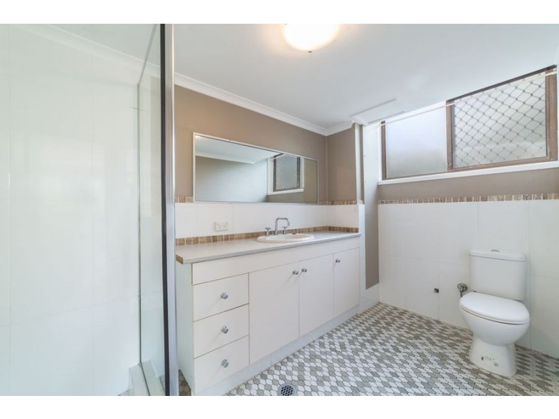 1/19 Leonard Avenue, Surfers Paradise QLD 4217