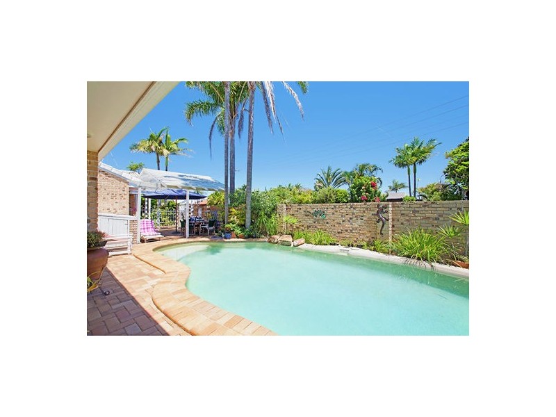 11 Bullando Street, Warana QLD 4575