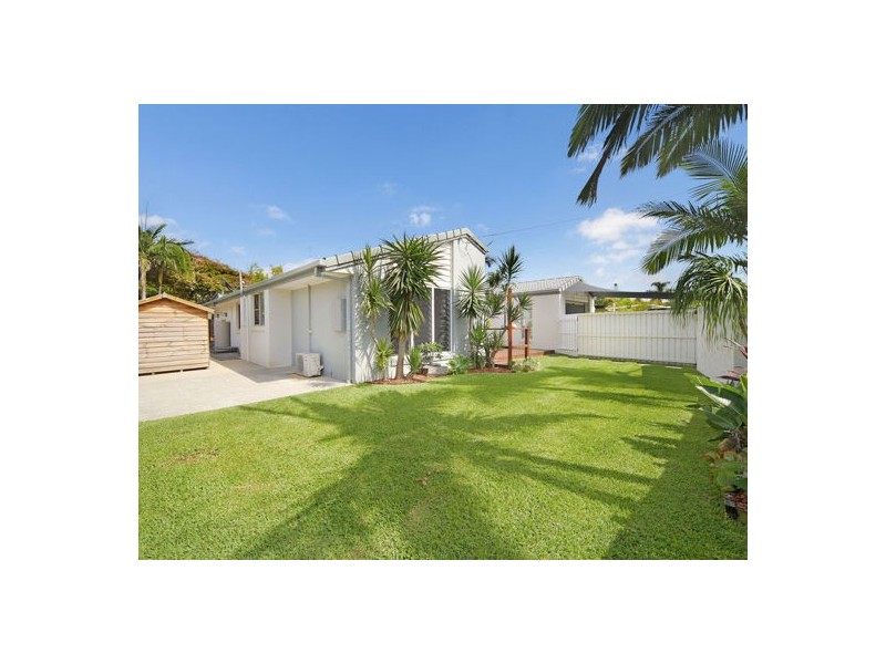 15 Bareena Place, Warana QLD 4575
