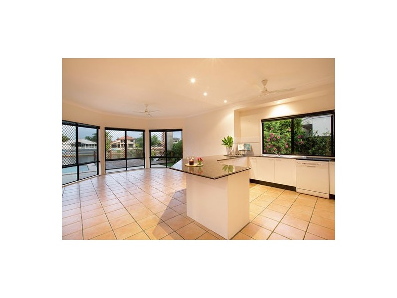 74 Sunbird Chase, Parrearra QLD 4575