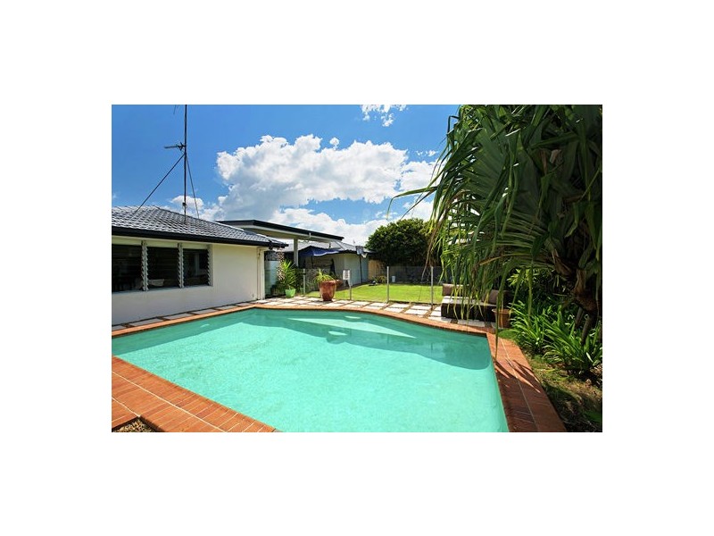 11 Benalla Street, Warana QLD 4575