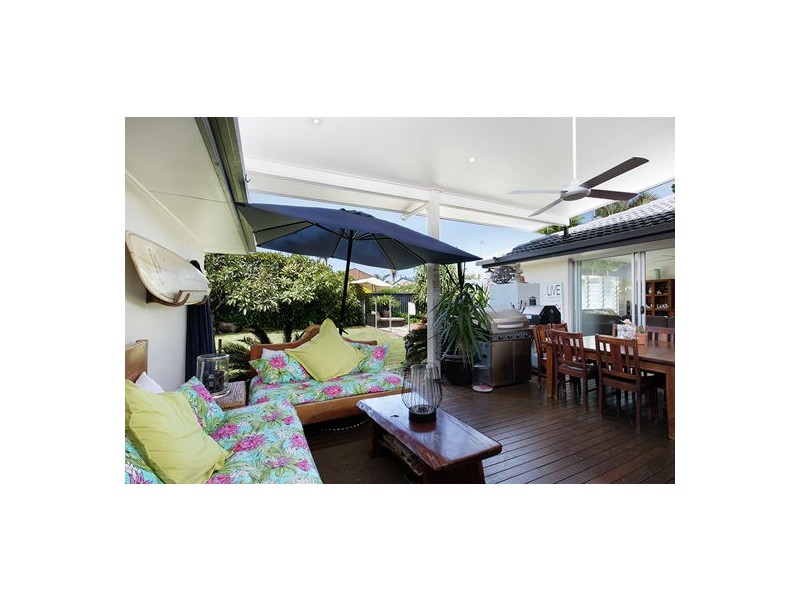 11 Benalla Street, Warana QLD 4575