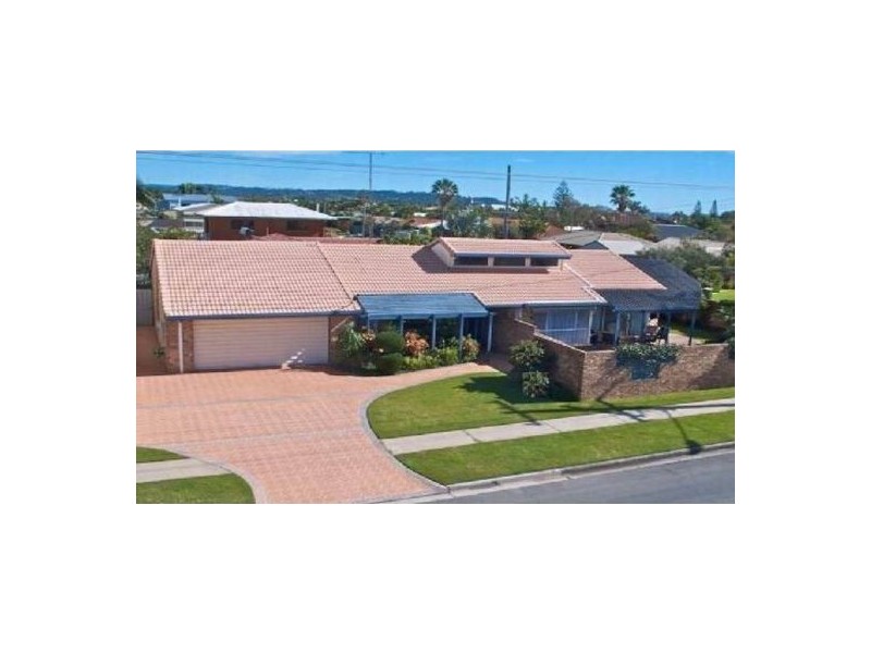 2 Coonawa Street, Buddina QLD 4575