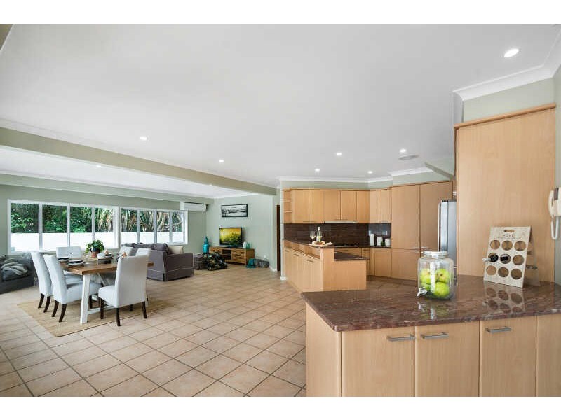 7  Seafarer Court, Bokarina QLD 4575