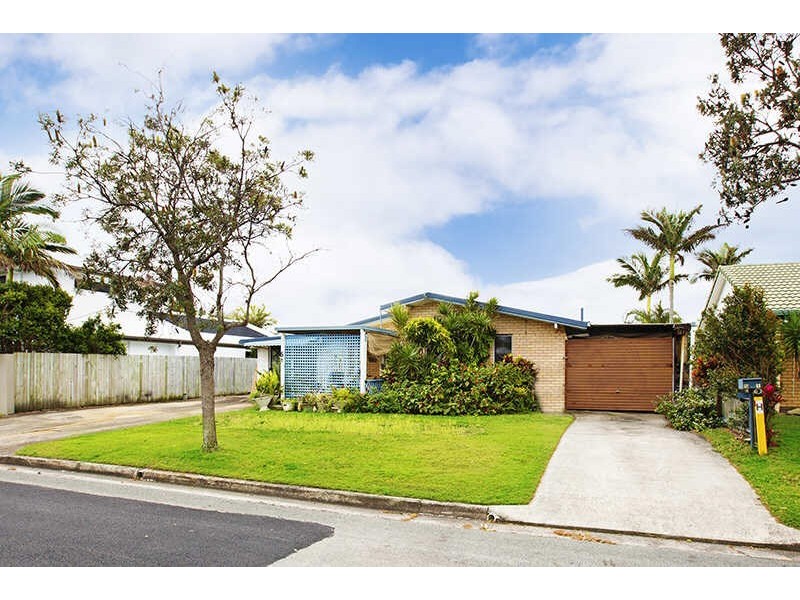 51 Saleng Crescent, Warana QLD 4575