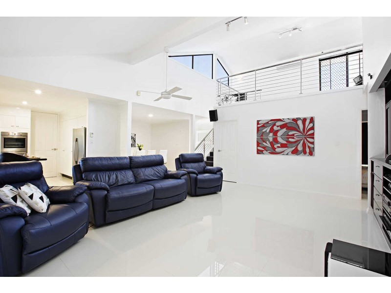 142  Oceanic Drive, Warana QLD 4575