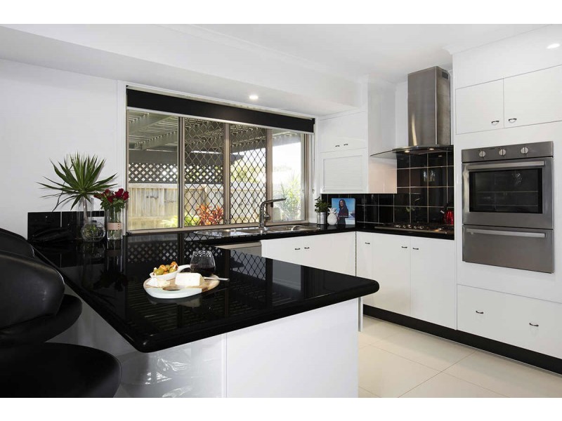 142  Oceanic Drive, Warana QLD 4575