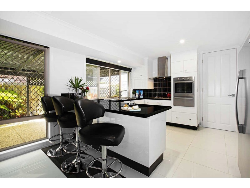 142  Oceanic Drive, Warana QLD 4575