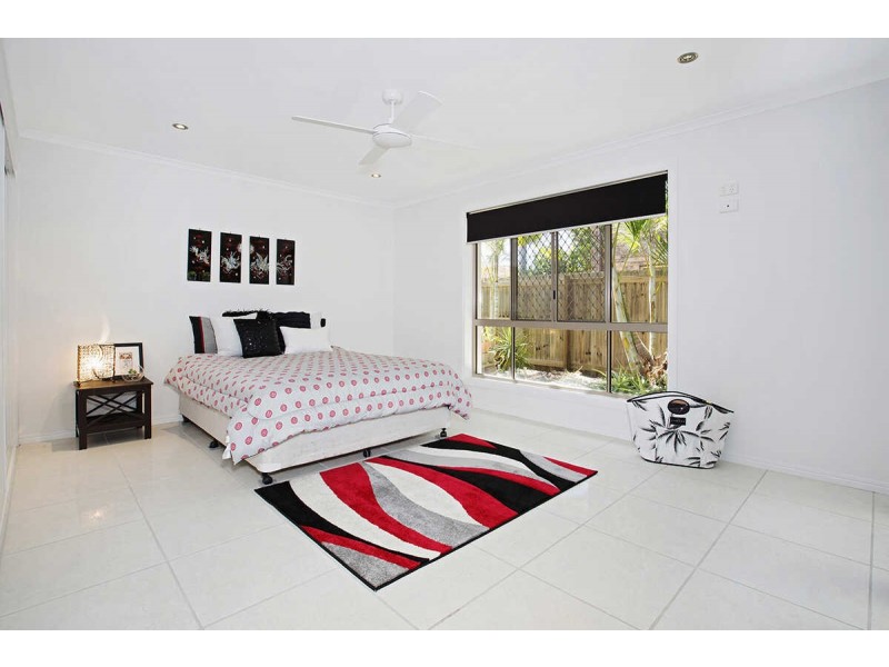 142  Oceanic Drive, Warana QLD 4575