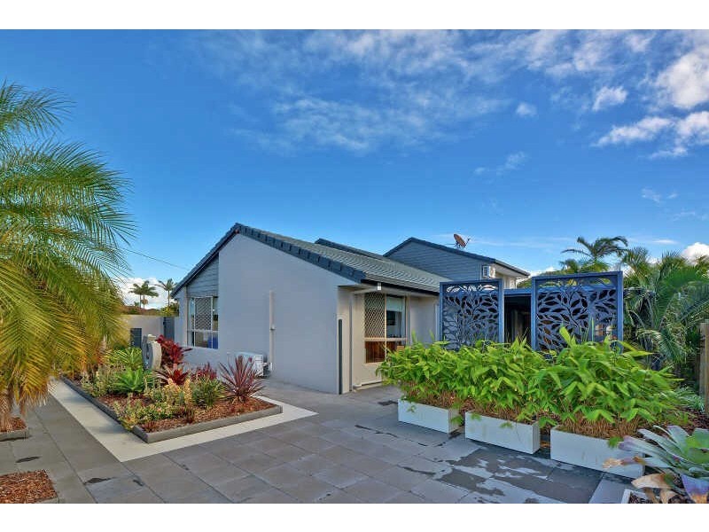 142  Oceanic Drive, Warana QLD 4575