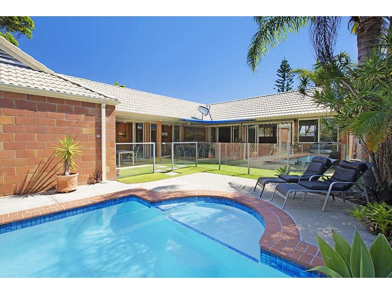 167  Oceanic Drive, Warana QLD 4575