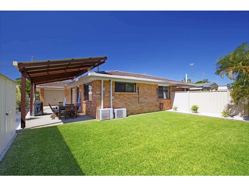 2/32  Oomoo Street, Buddina QLD 4575