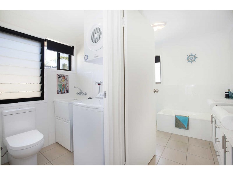 2/32  Oomoo Street, Buddina QLD 4575