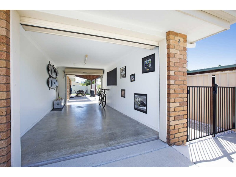 2/32  Oomoo Street, Buddina QLD 4575