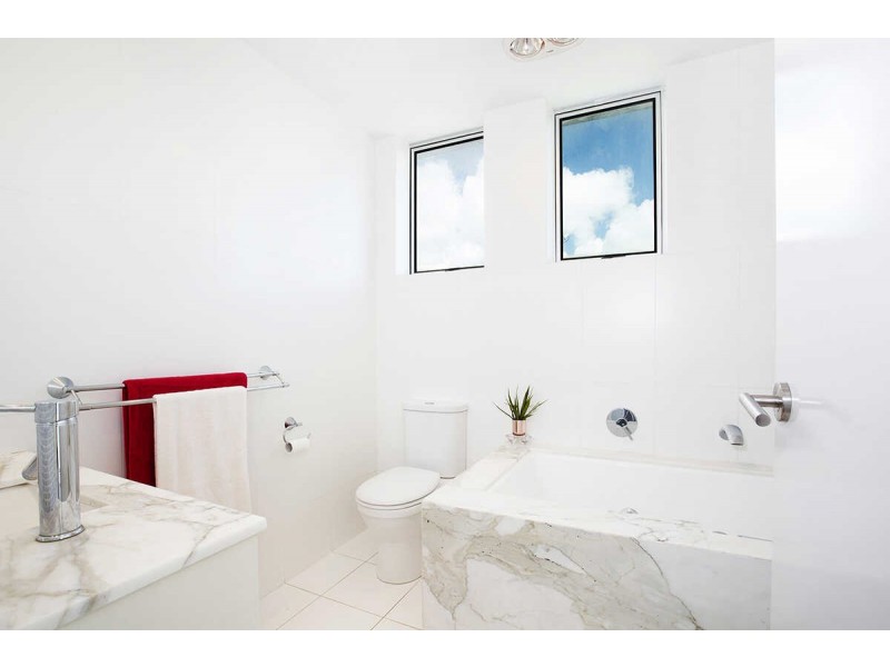 2/4  Alkira Street, Buddina QLD 4575