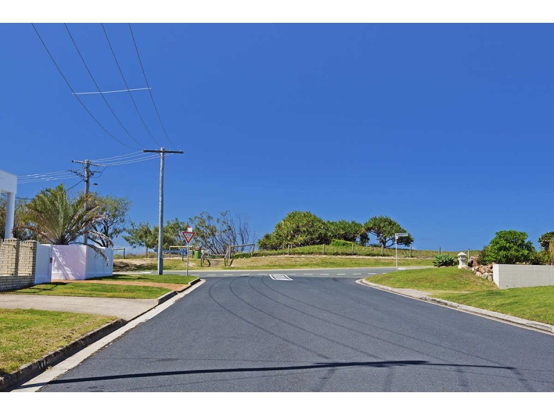 2/4  Alkira Street, Buddina QLD 4575